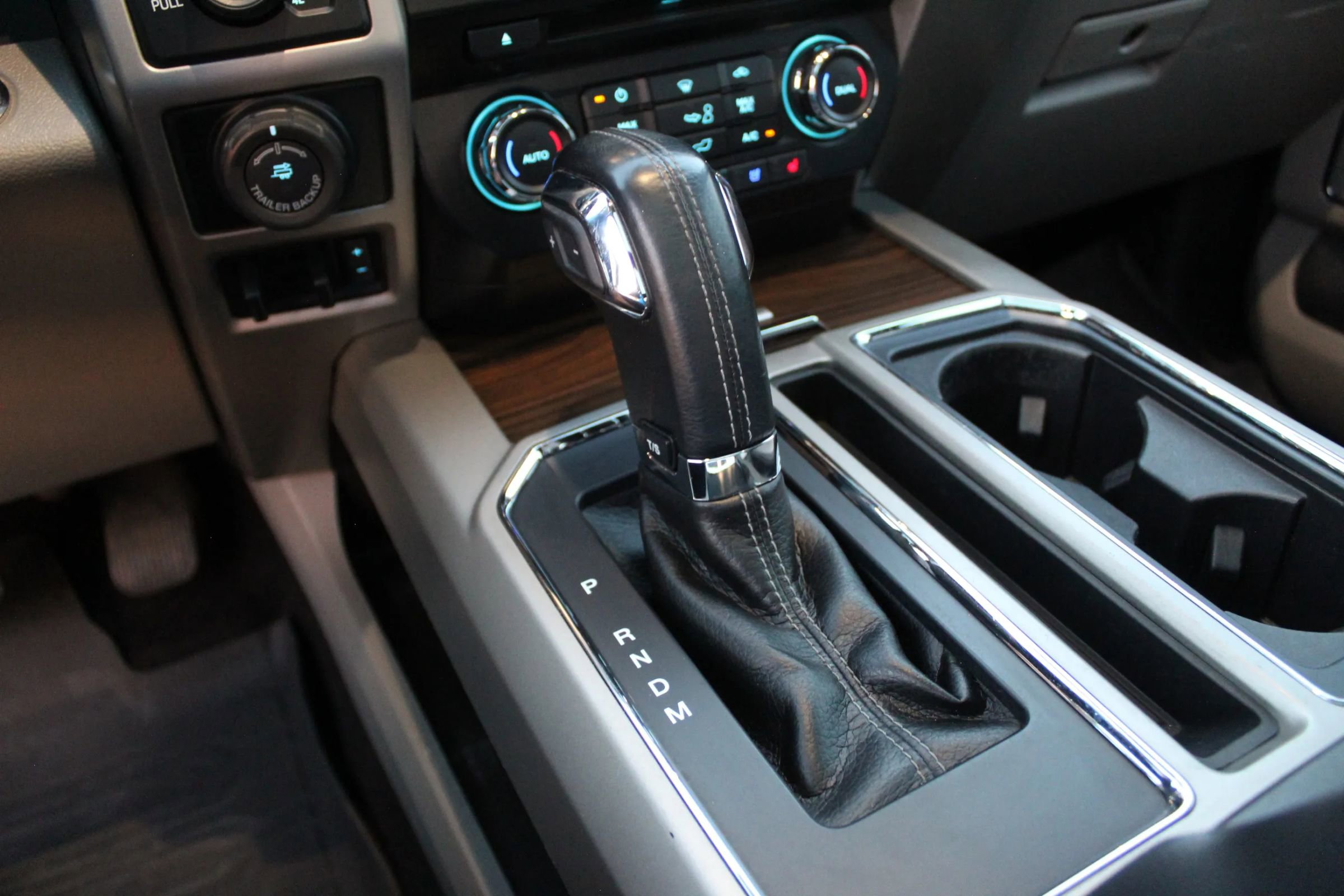 Used 2017 Ford F150 Lariat image 17