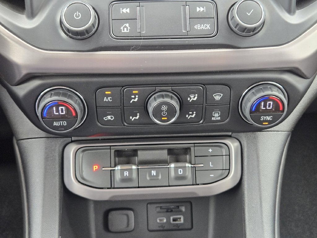Used 2023 GMC Acadia AT4 AWD/4WD image 17
