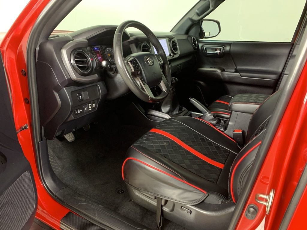 Used 2020 Toyota Tacoma TRD Sport image 29