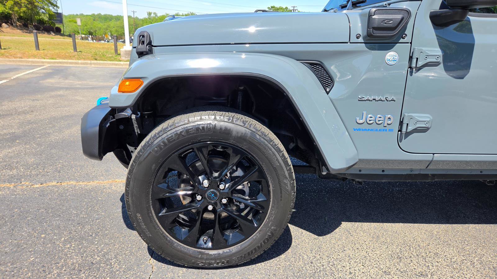 Used 2024 Jeep Wrangler Sahara image 13