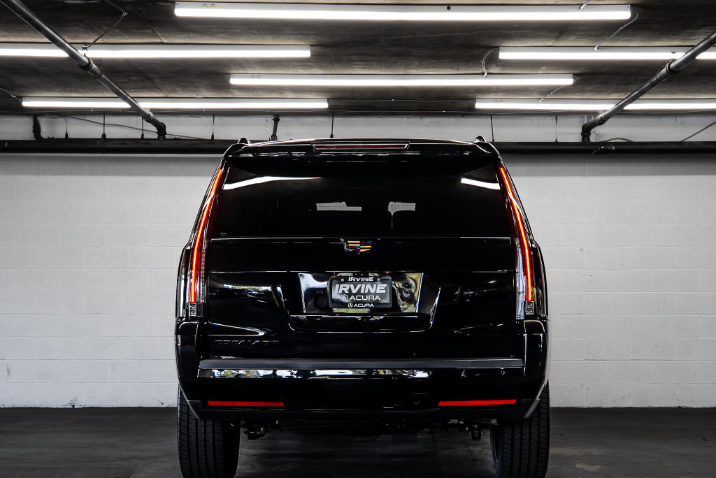 Used 2020 Cadillac Escalade Platinum RWD image 4