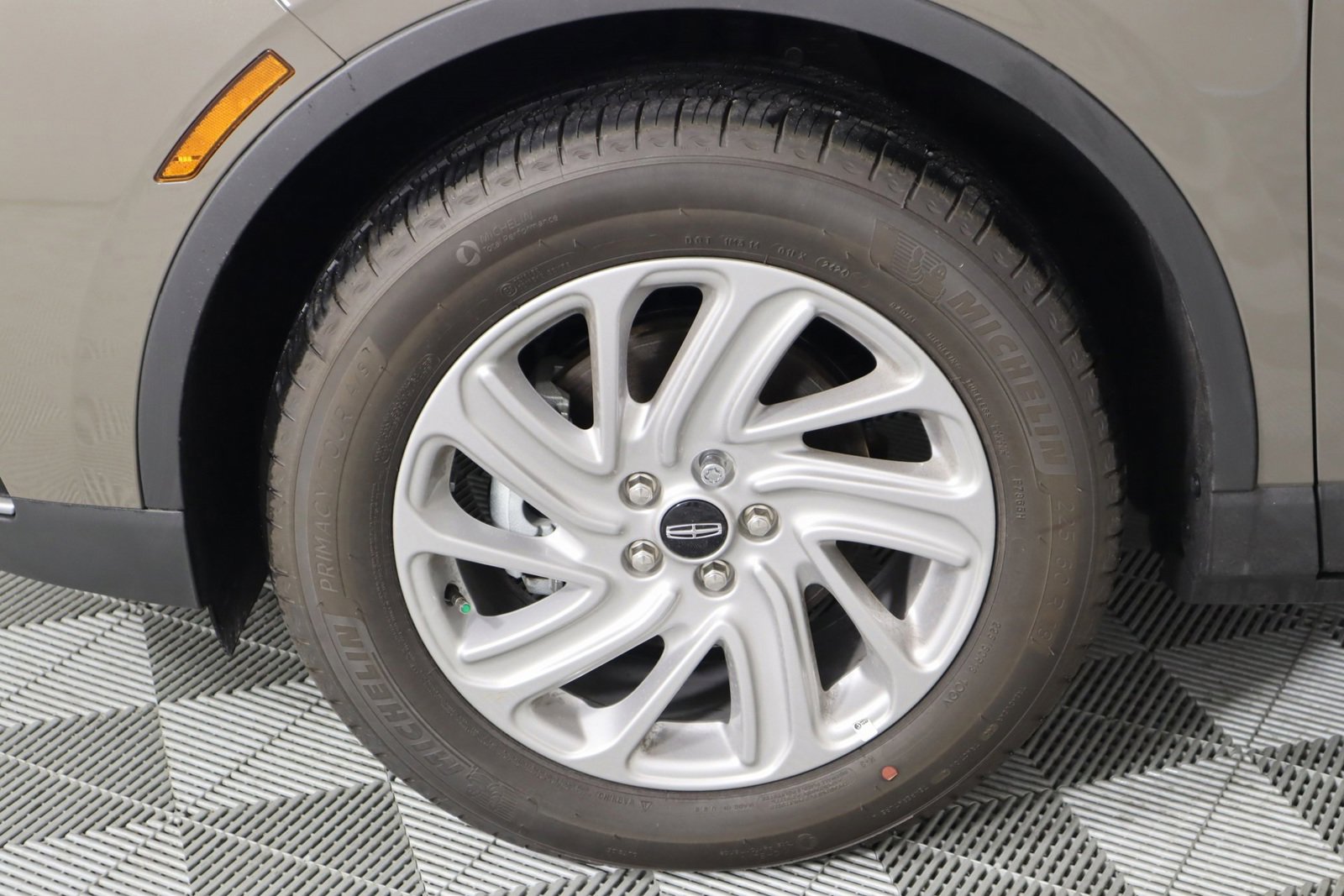 New 2025 Lincoln Corsair FWD image 18