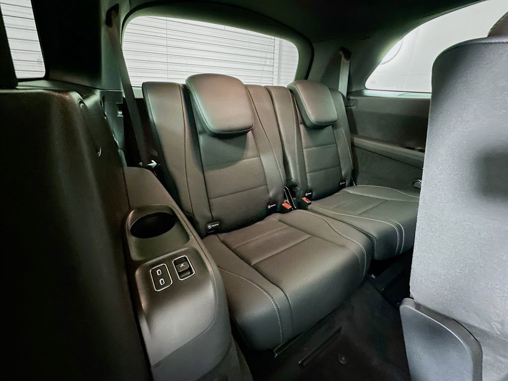 Used 2025 Mercedes-Benz GLS 450 4MATIC image 34