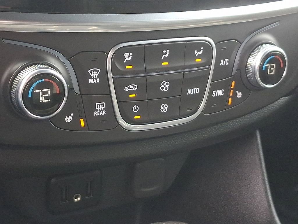 Used 2022 Chevrolet Traverse LT image 15