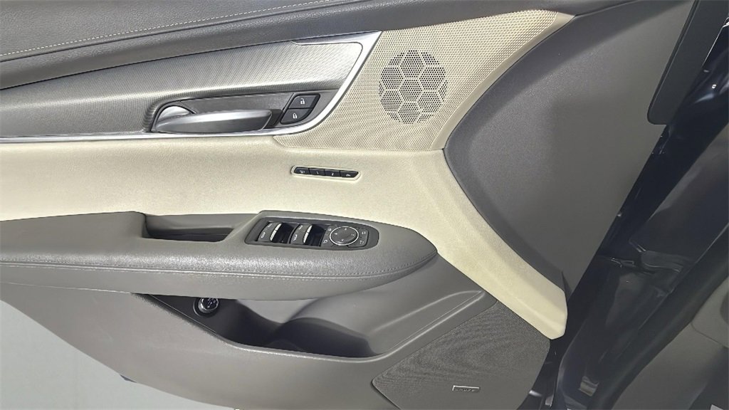 Used 2018 Cadillac XT5 Luxury w/ Driver Awareness Package image 39