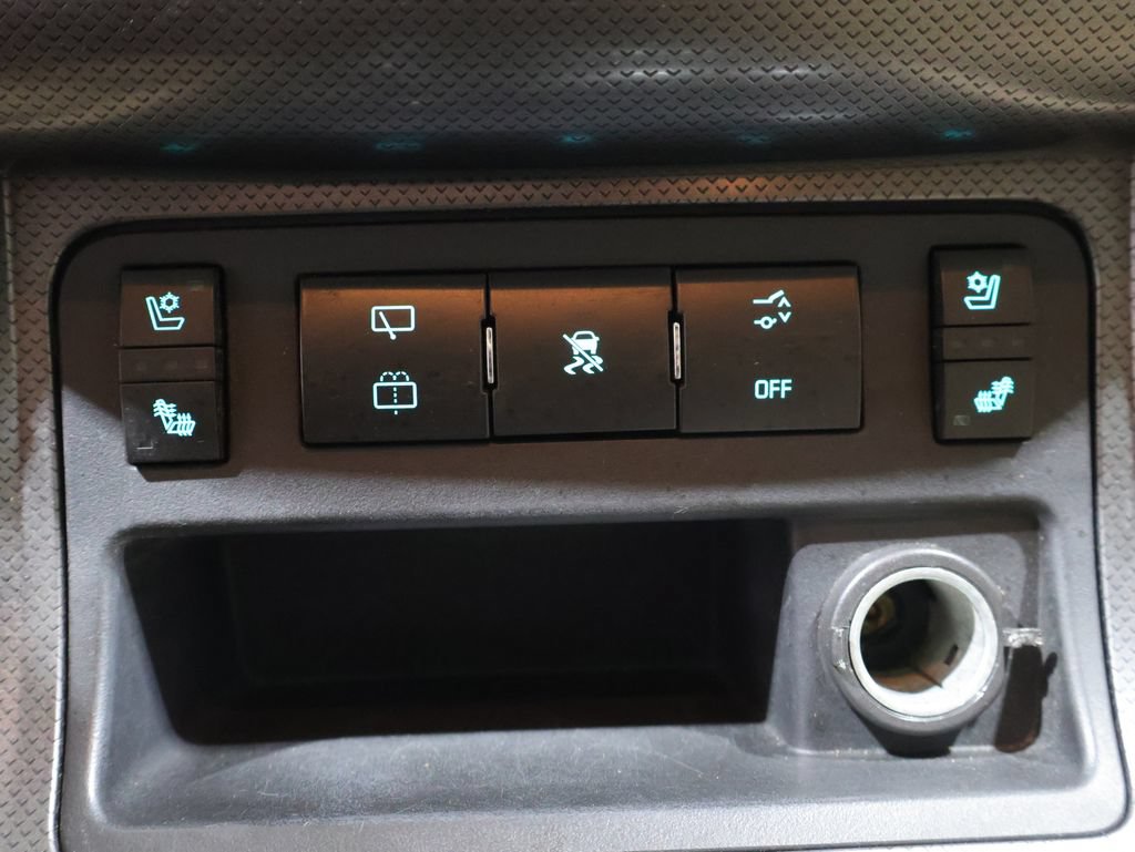 Used 2011 Chevrolet Traverse LTZ AWD/4WD image 31