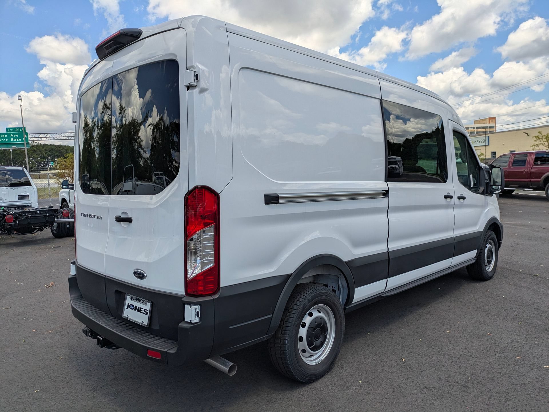 New 2025 Ford Transit 250 148 Medium Roof w/ Load Area Protection Package RWD image 4