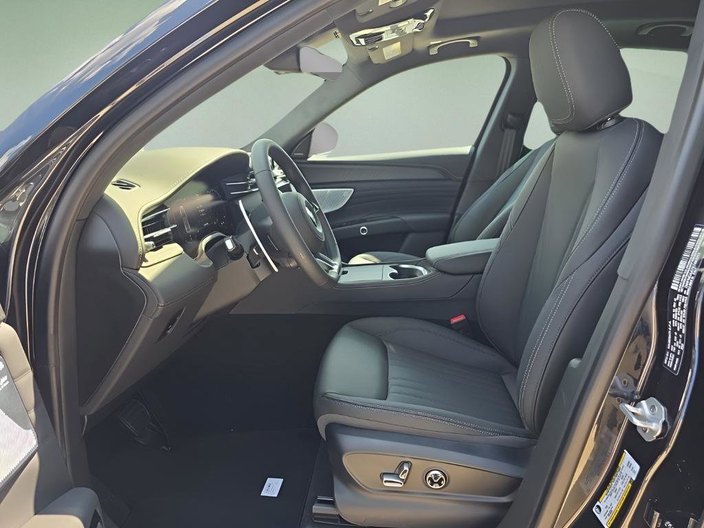 New 2025 Maserati Grecale GT image 18