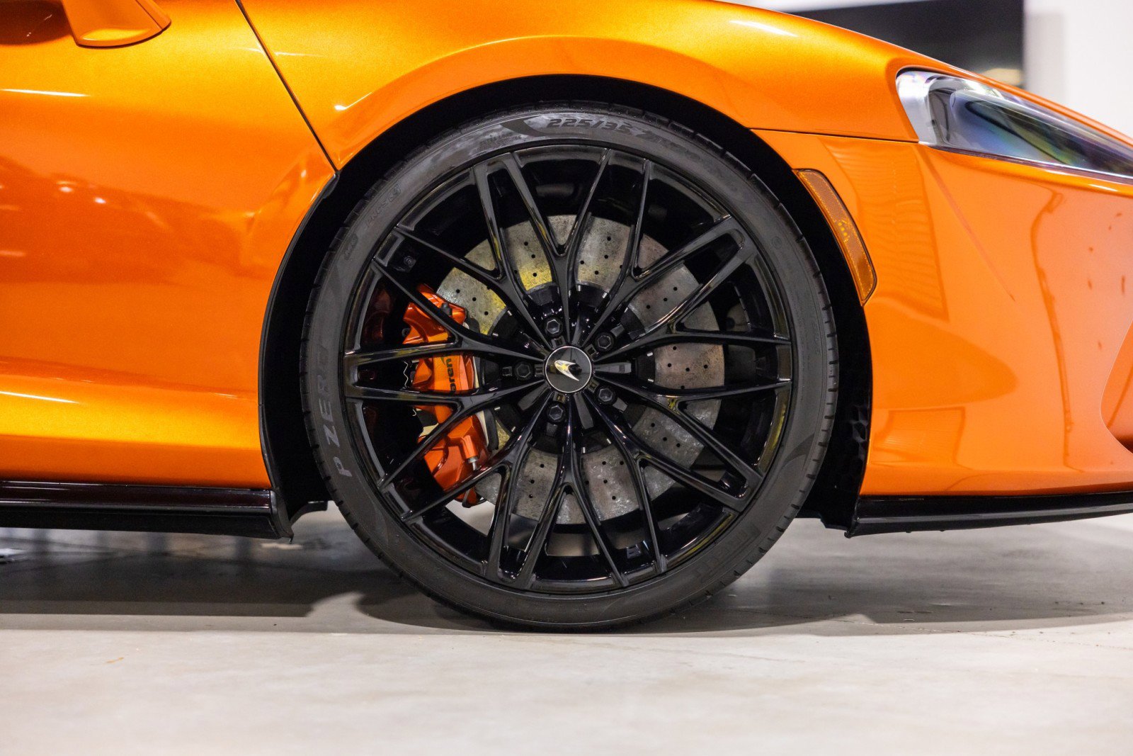 Used 2023 McLaren GT RWD image 23