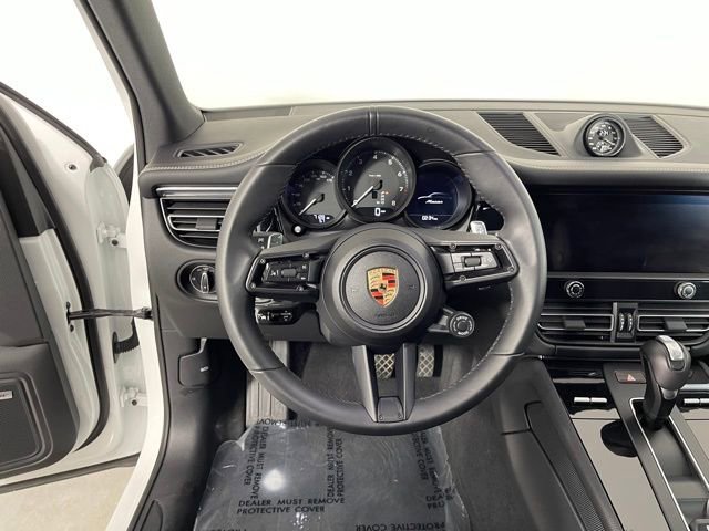 New 2025 Porsche Macan image 39