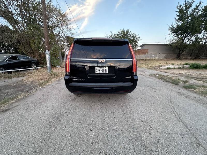 Used 2017 Cadillac Escalade Luxury AWD/4WD image 5