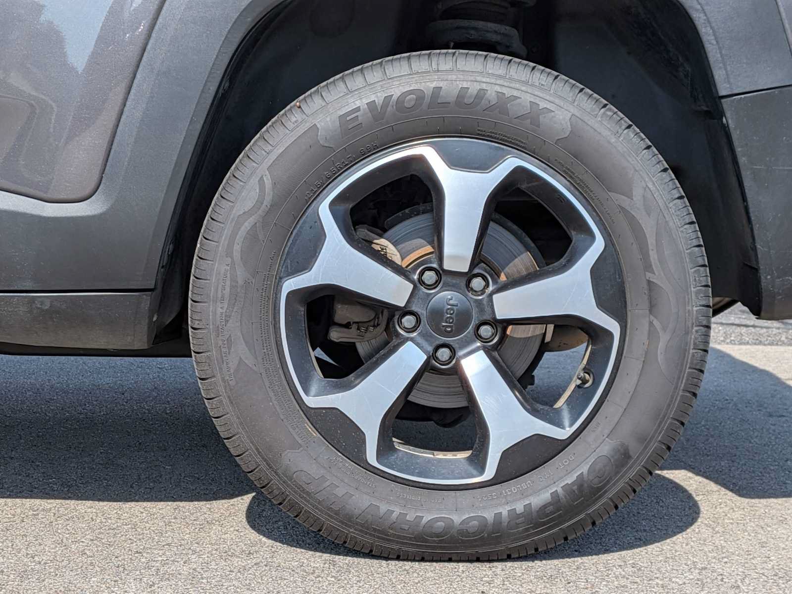 Used 2019 Jeep Renegade Trailhawk AWD/4WD image 12