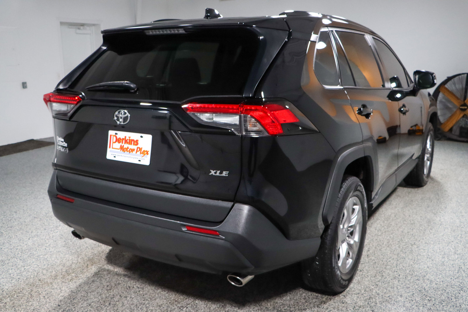 Used 2022 Toyota RAV4 XLE image 7