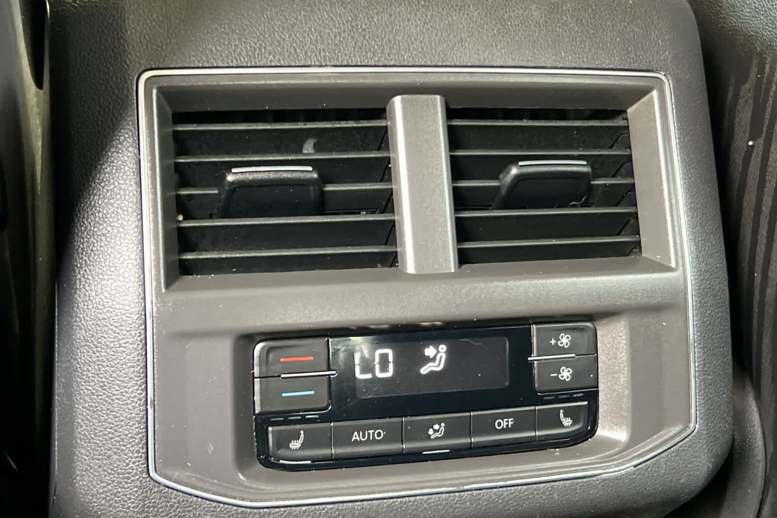Used 2018 Volkswagen Atlas SEL Premium AWD/4WD image 14