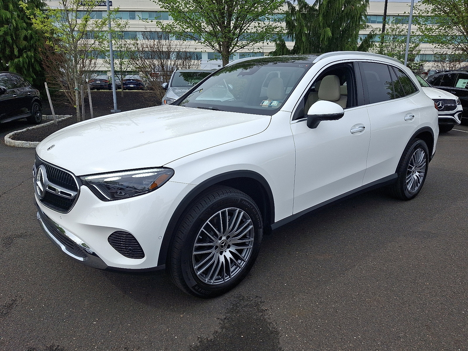 New 2026 Mercedes-Benz GLC 300 4MATIC image 3