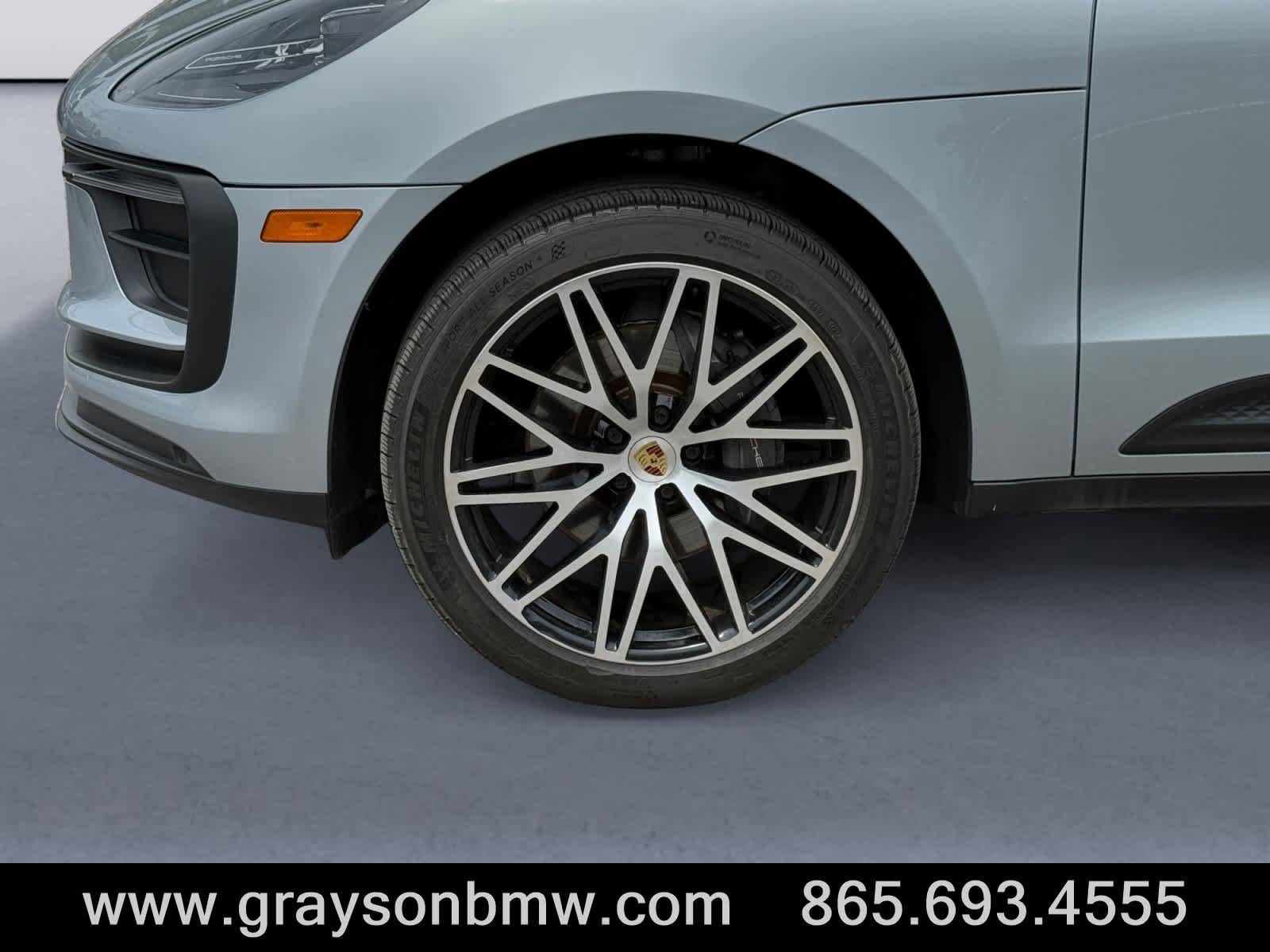 Used 2024 Porsche Macan AWD/4WD image 9