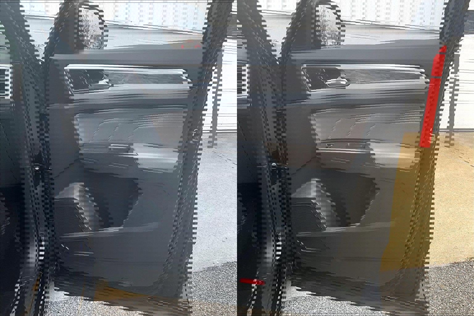 Used 2022 Volkswagen Atlas Cross Sport SE image 28