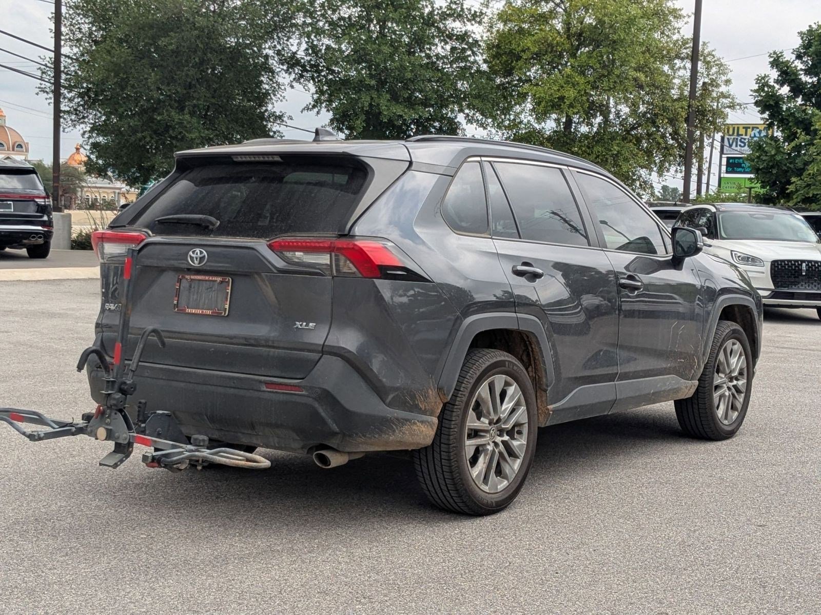 Used 2023 Toyota RAV4 XLE Premium FWD image 3