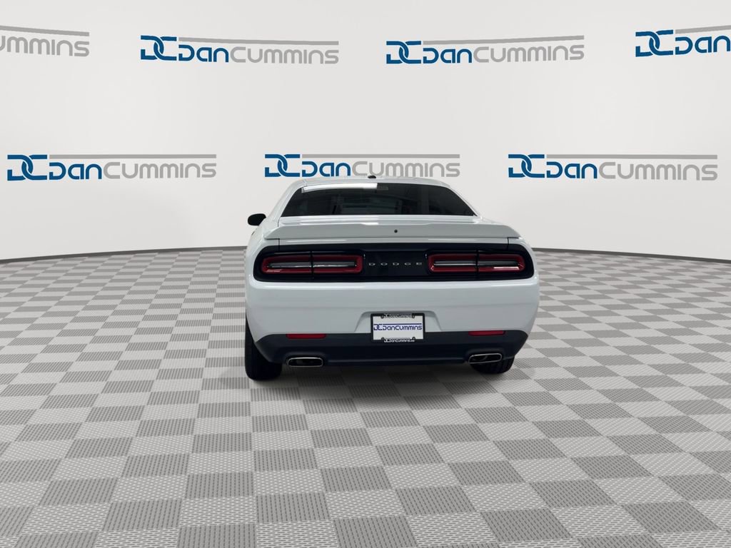 Used 2020 Dodge Challenger SXT image 7