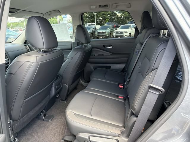 New 2026 Nissan Pathfinder SL AWD/4WD image 10