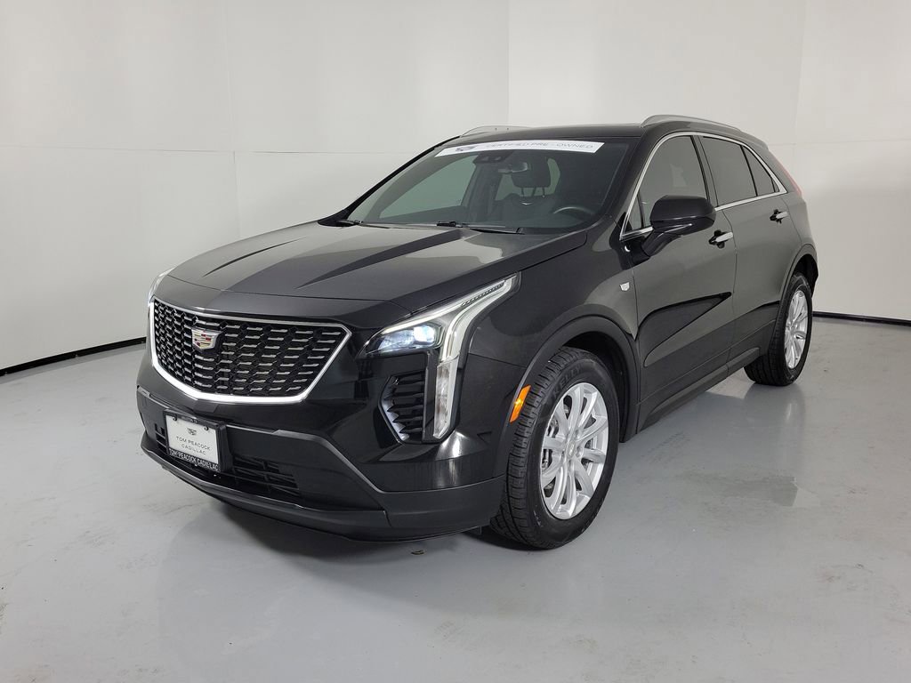 Certified 2023 Cadillac XT4 Luxury w/ Cold Weather Package FWD image 2