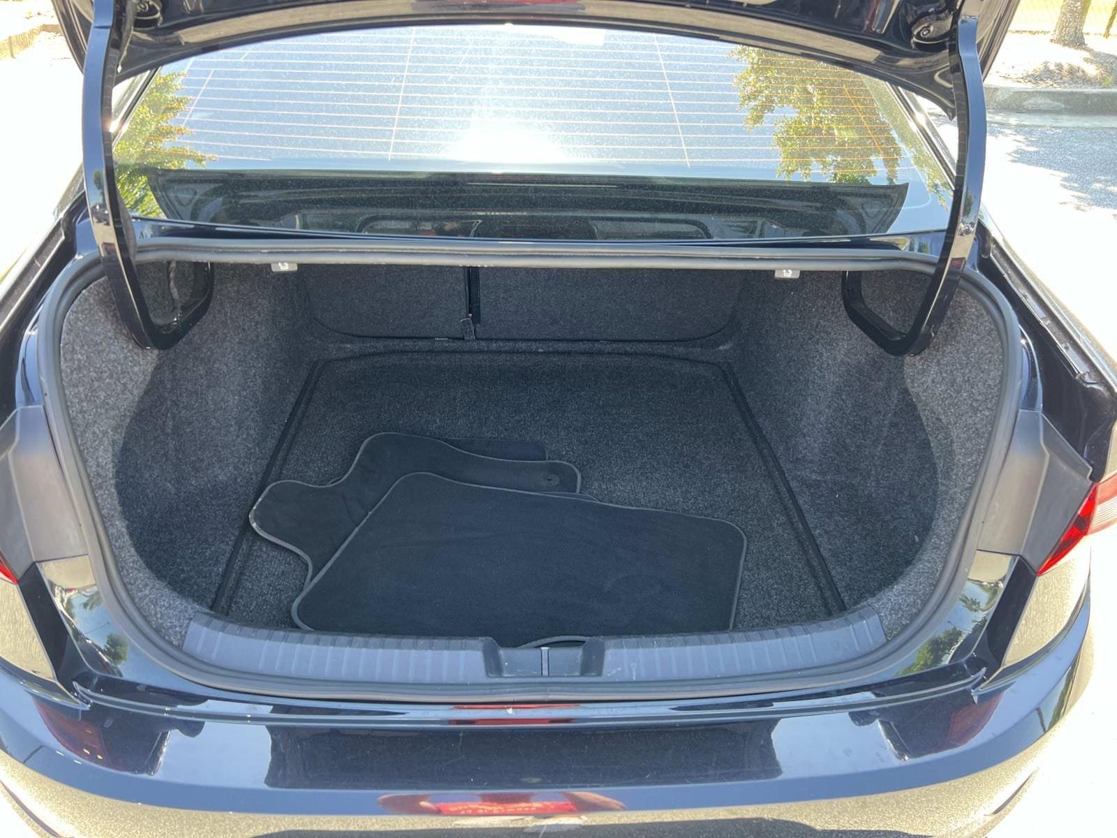 Used 2019 Volkswagen Jetta SEL Premium FWD image 18