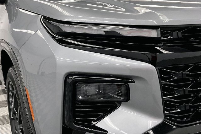 Used 2025 Chevrolet Traverse RS w/ LPO, Floor Liner Package AWD/4WD image 36