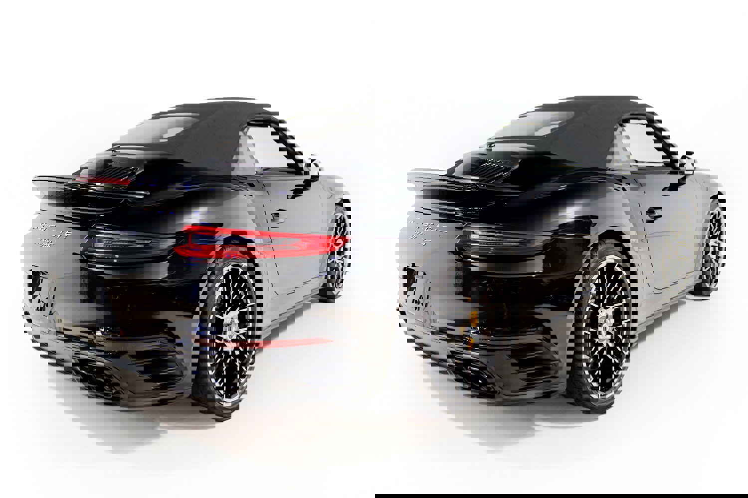 Used 2017 Porsche 911 Turbo S AWD/4WD image 9