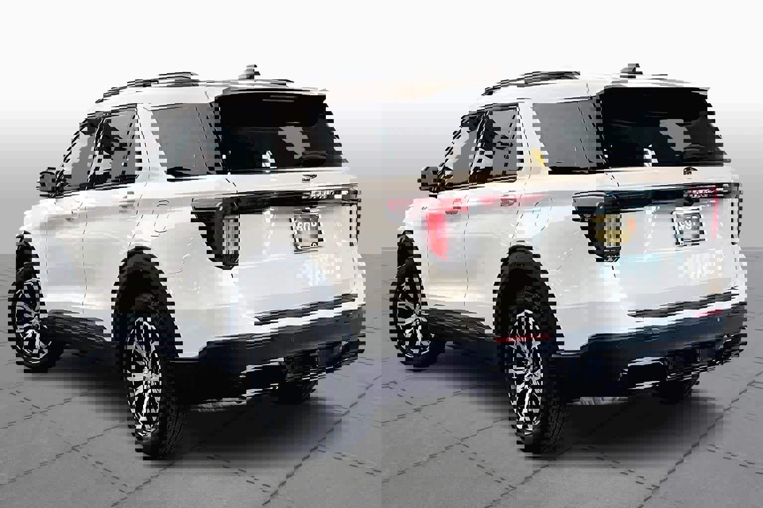 Used 2025 Ford Explorer ST-Line image 12