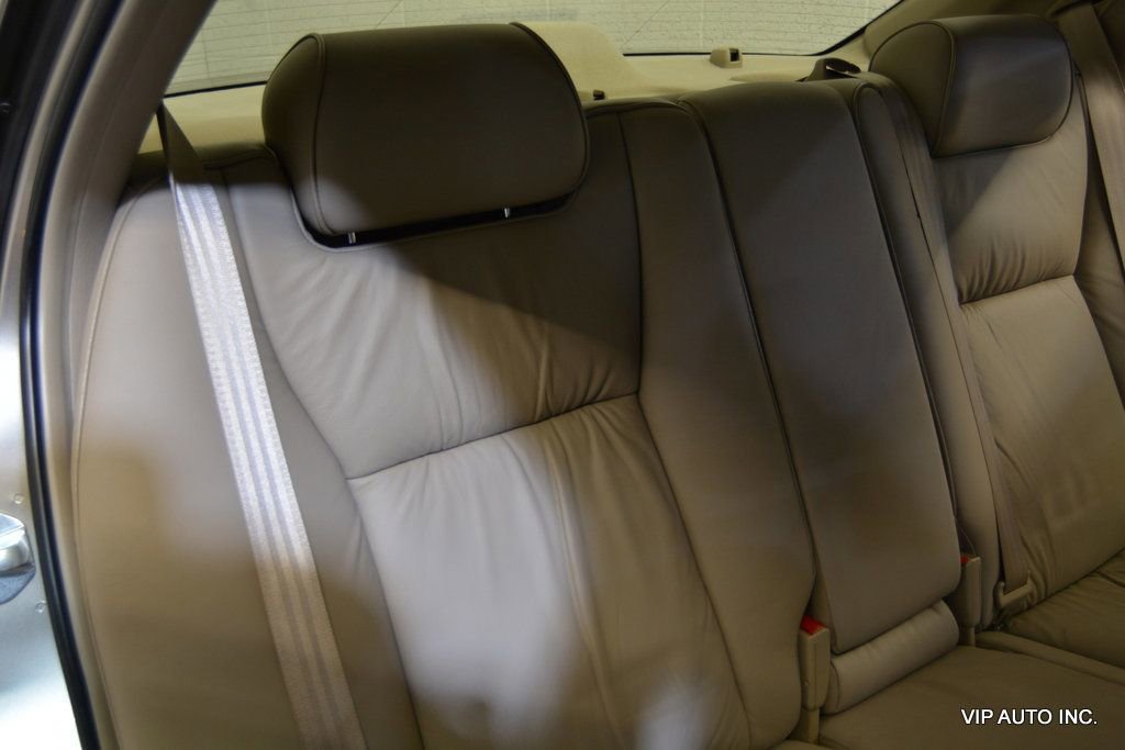 Used 2002 Acura RL image 24