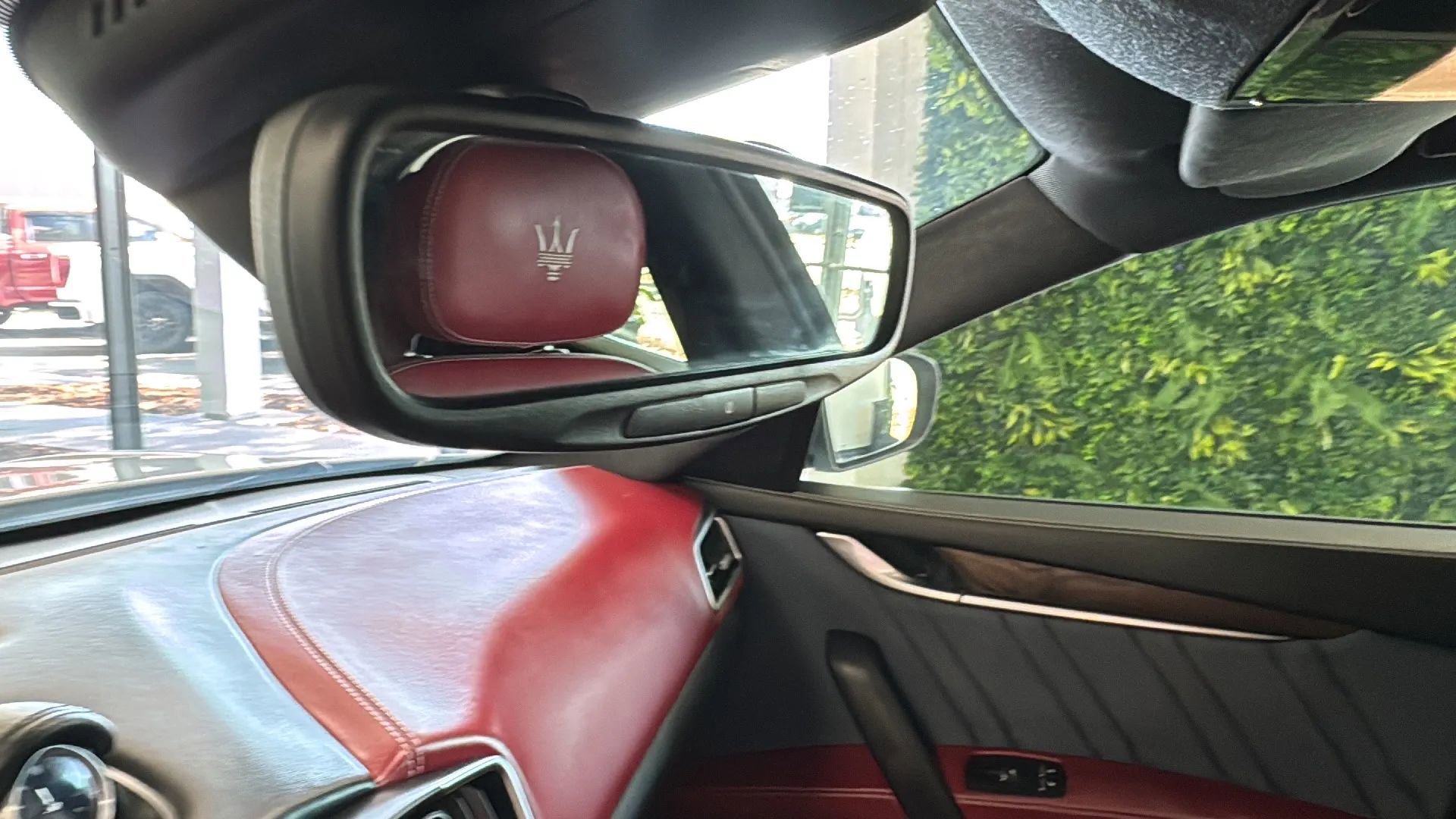 Used 2017 Maserati Ghibli w/ Luxury Package RWD image 21