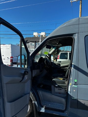Used 2018 Mercedes-Benz Sprinter 2500 image 14