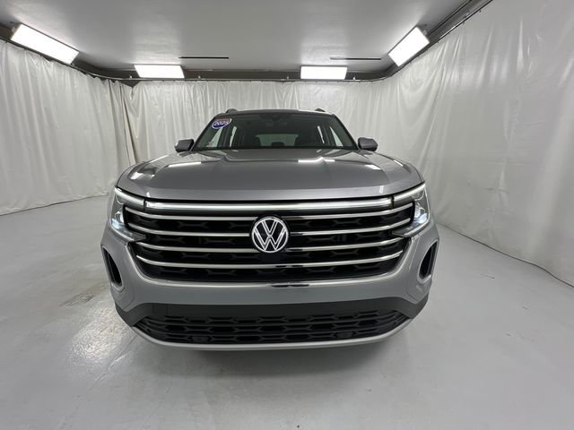 Used 2025 Volkswagen Atlas SE image 38
