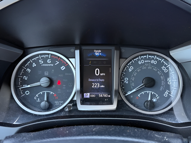 Used 2021 Toyota Tacoma SR5 AWD/4WD image 21