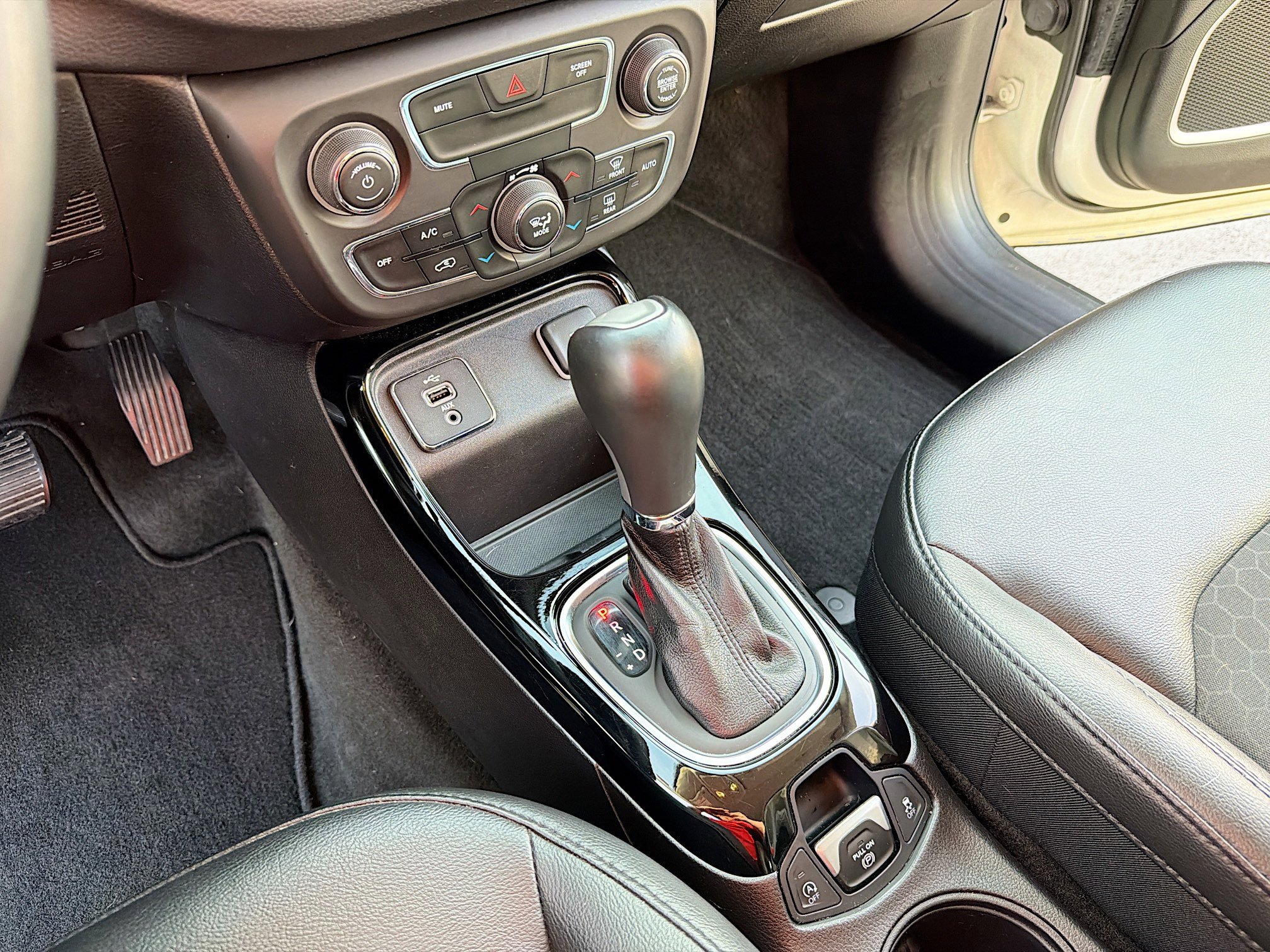 Used 2019 Jeep Compass Altitude image 11