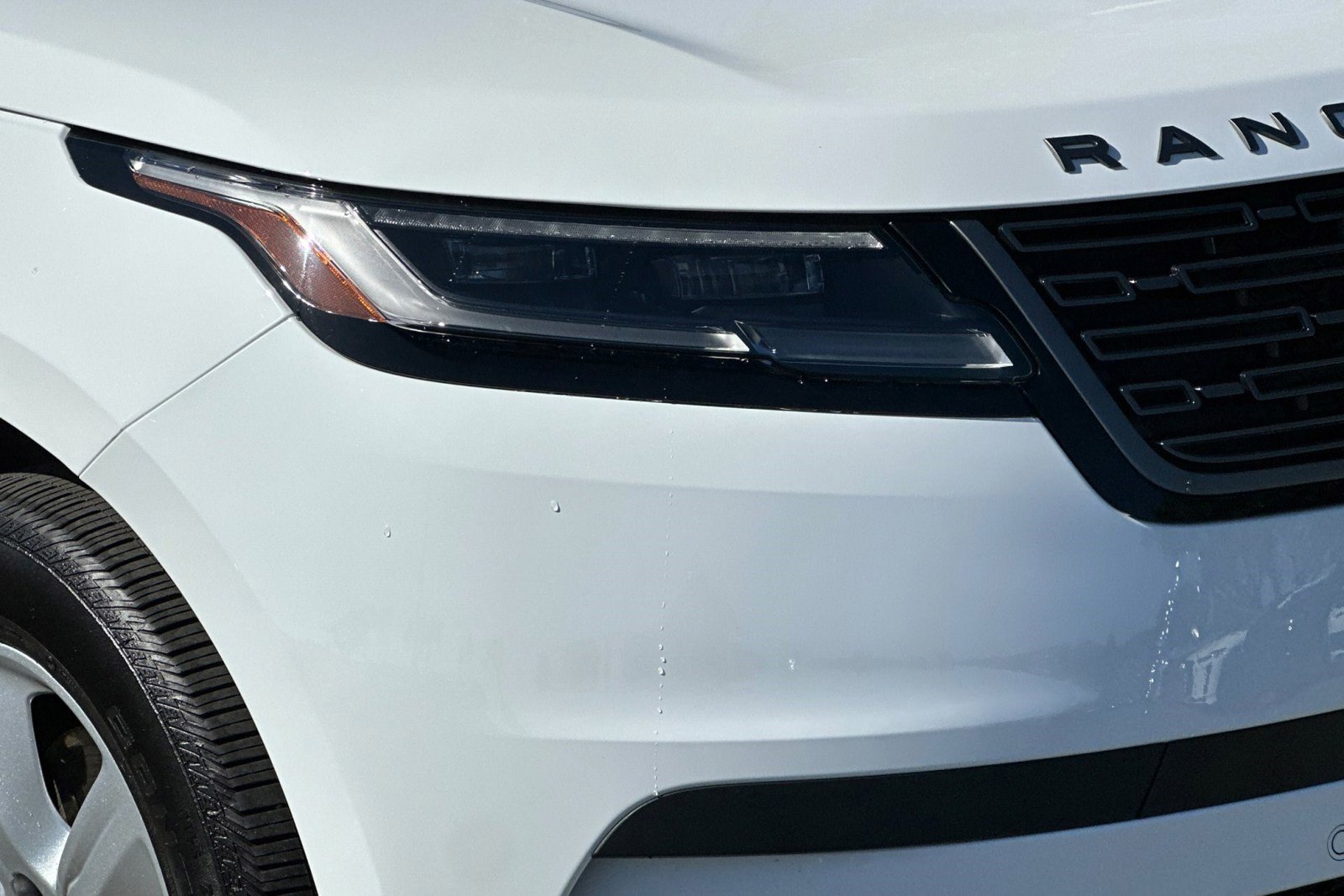 Certified 2025 Land Rover Range Rover Velar S image 12