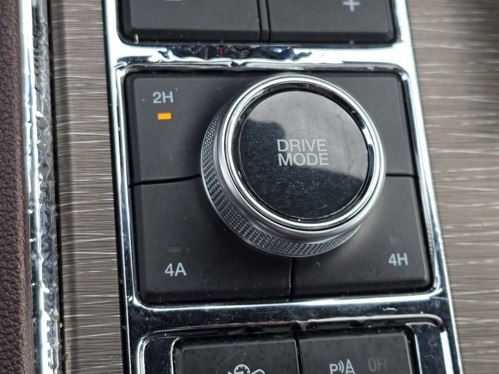 Used 2023 Ford Expedition Limited image 29