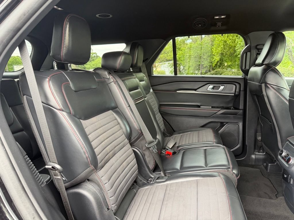 Used 2025 Ford Explorer ST-Line w/ Premium Package RWD image 26