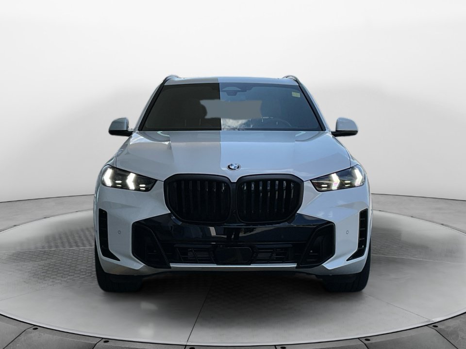 Used 2026 BMW X5 sDrive40i w/ M Sport Package RWD image 2