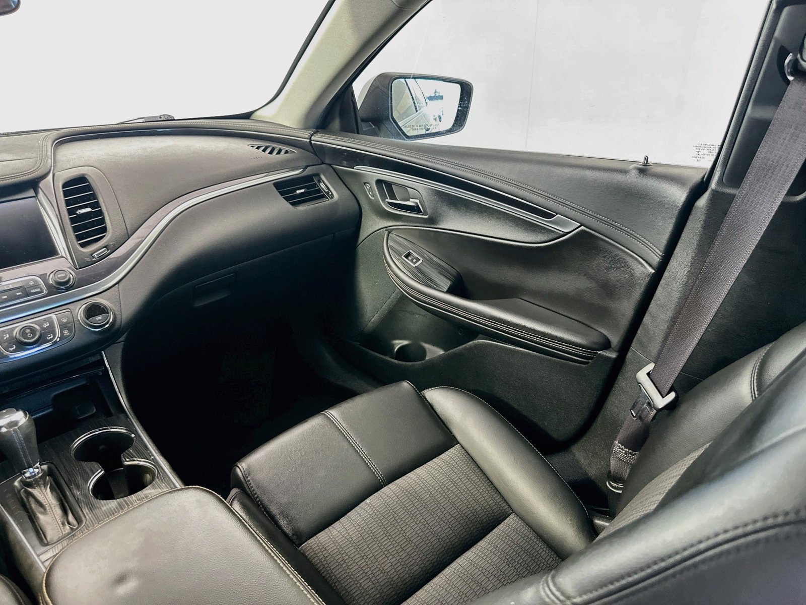 Used 2017 Chevrolet Impala LT FWD image 19