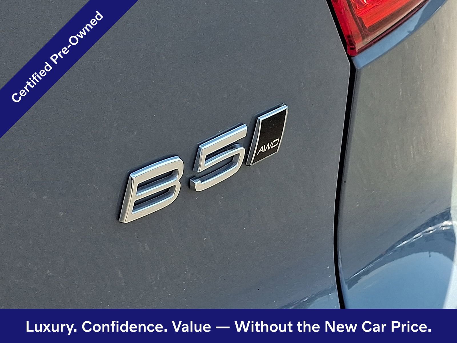 Certified 2023 Volvo XC40 B5 Ultimate w/ Protection Package Premier AWD/4WD image 31