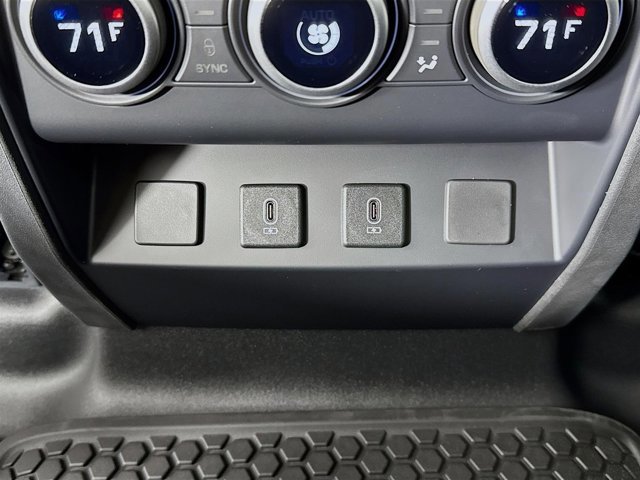 Used 2026 Land Rover Defender 110 X-Dynamic SE image 28