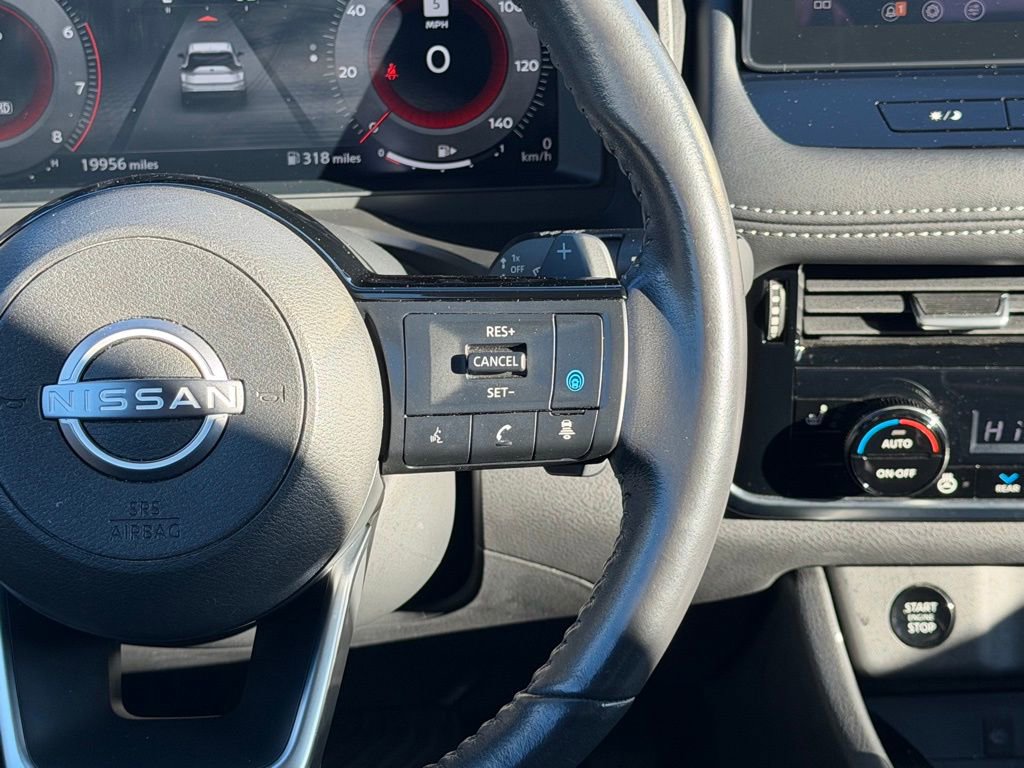 Used 2024 Nissan Rogue SL w/ SL Premium Package image 30