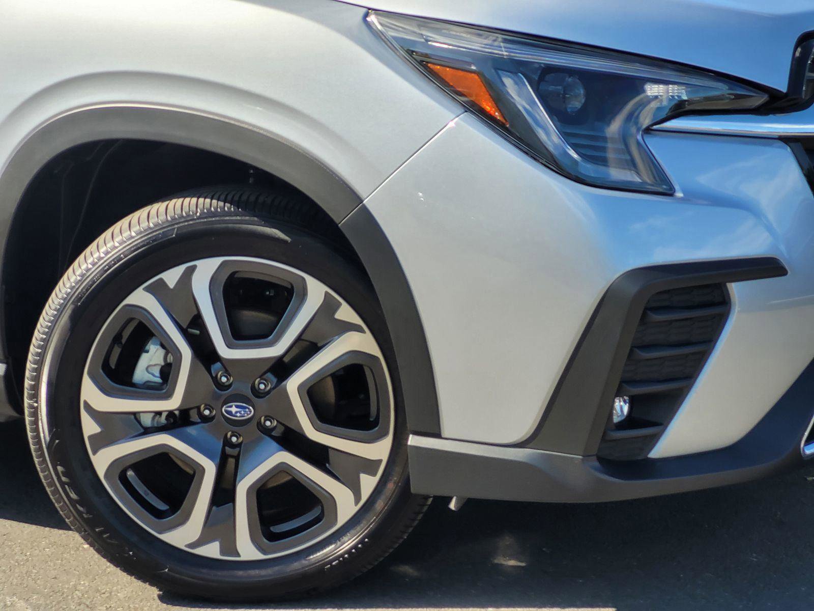 Used 2025 Subaru Ascent Touring image 5
