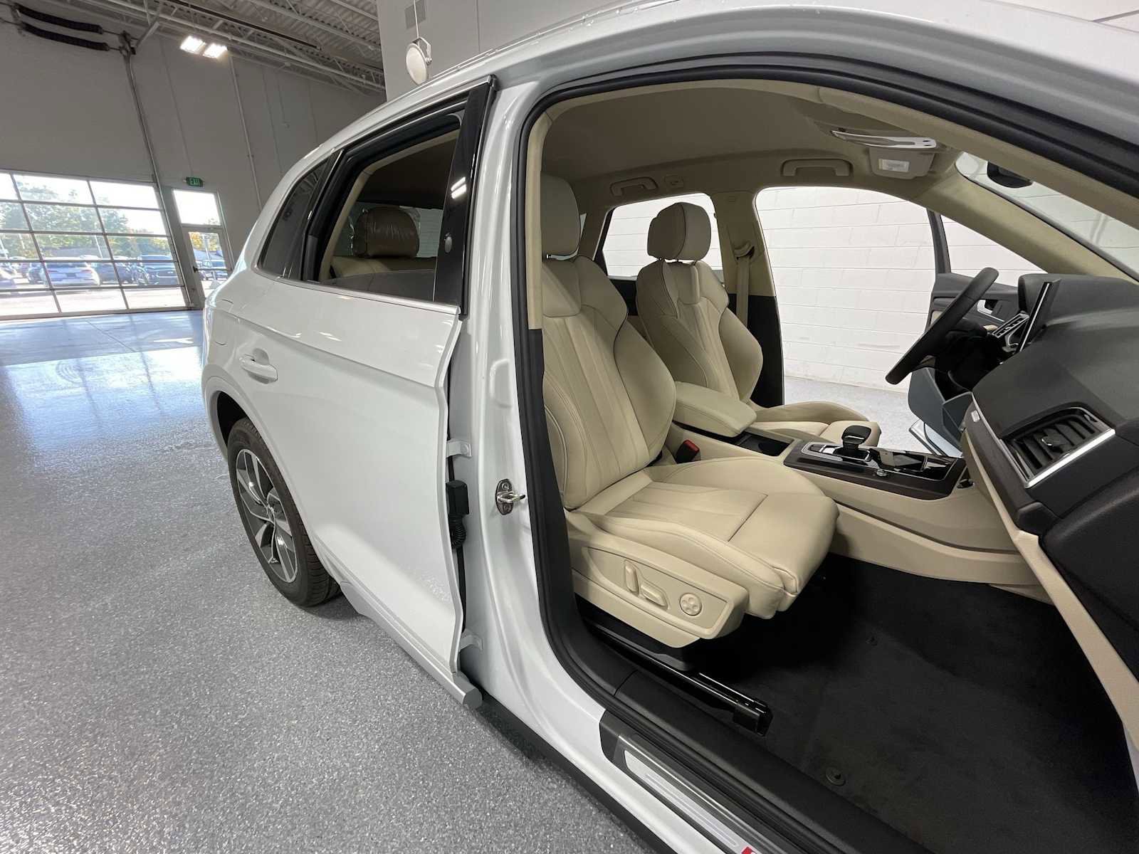 Used 2024 Audi Q5 2.0T Premium image 21