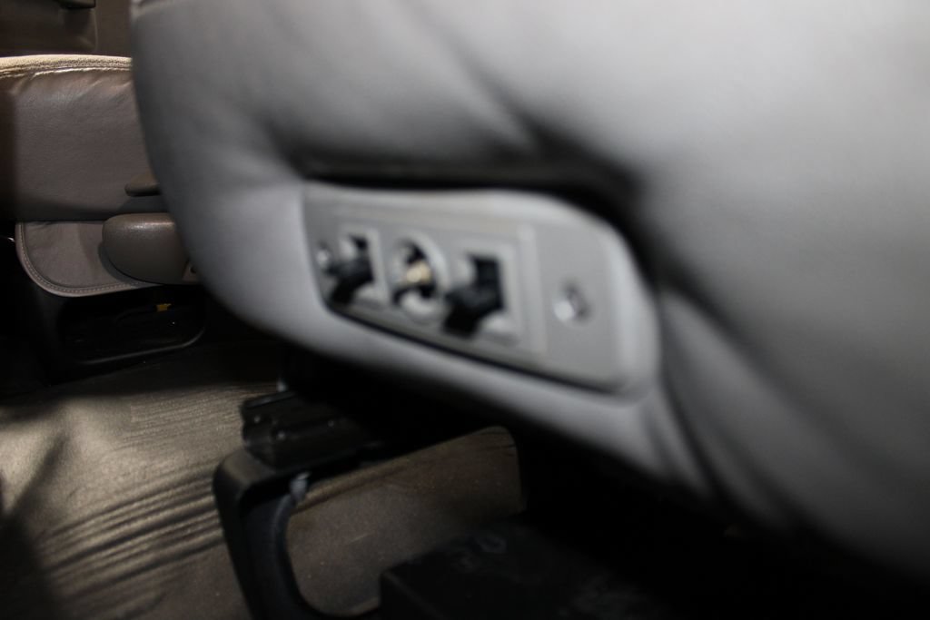 Used 2023 Chevrolet Express 3500 LS RWD image 16