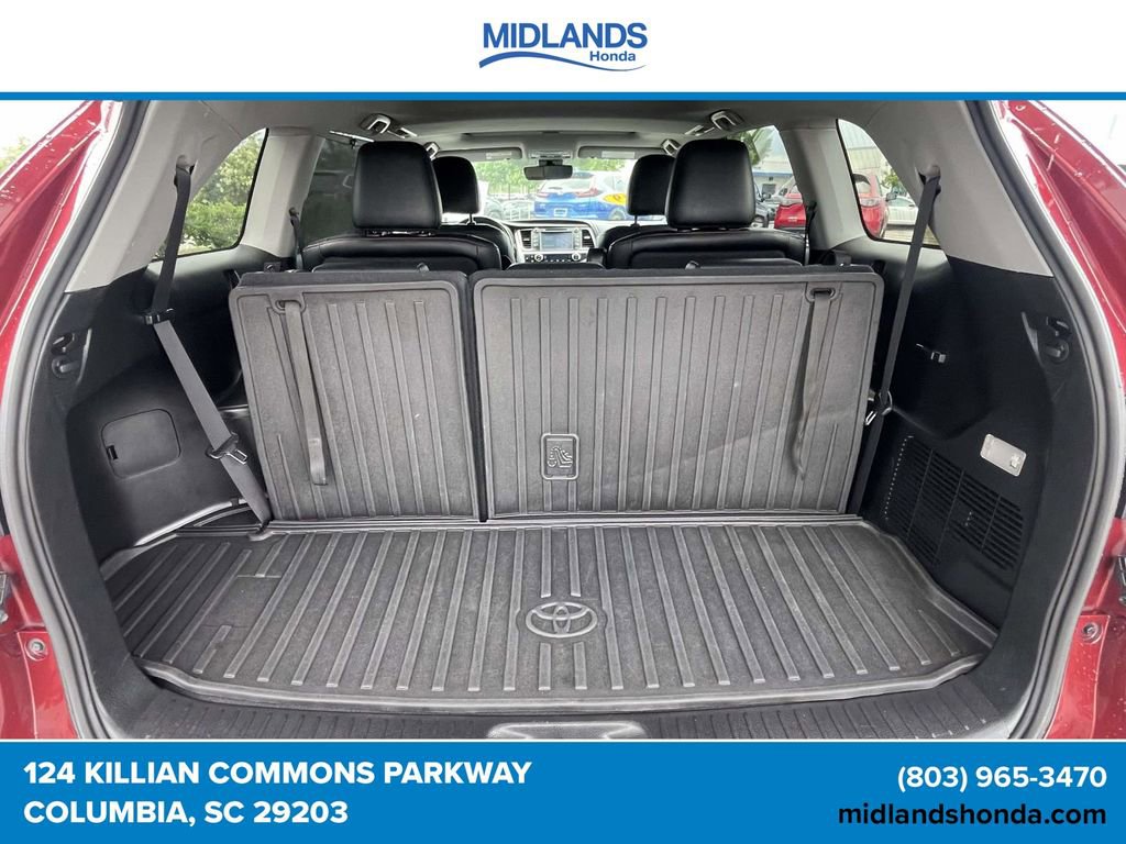 Used 2019 Toyota Highlander SE w/ Nightshade Edition AWD/4WD image 9