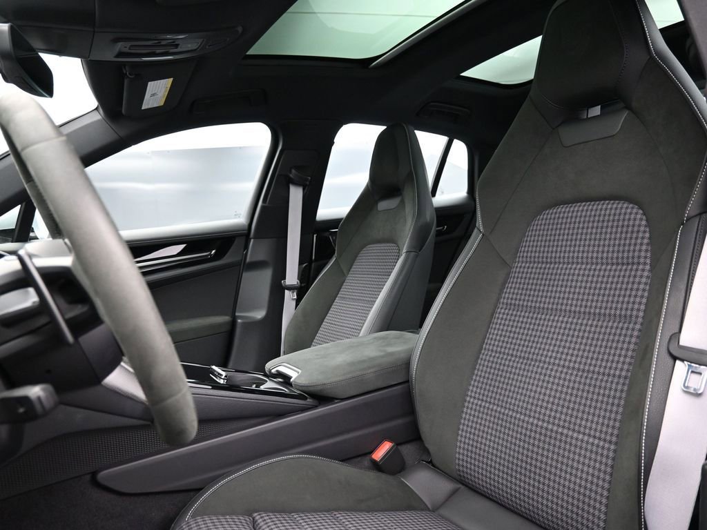 Certified 2024 Porsche Panamera image 5