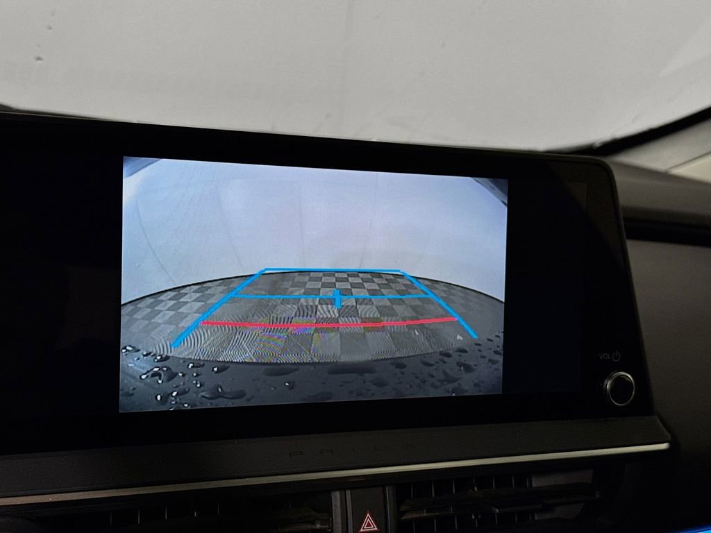 Used 2025 Toyota Prius XLE image 18