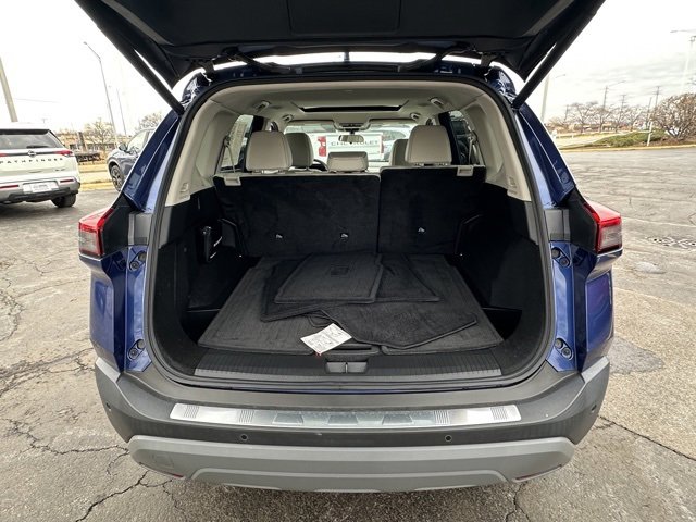 Certified 2023 Nissan Rogue SV w/ SV Premium Package image 17